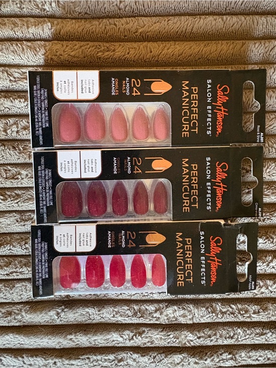 Sally Hansen Other - Sally Hansen Press-On Nails Set — Pink & Red Almond Manicure